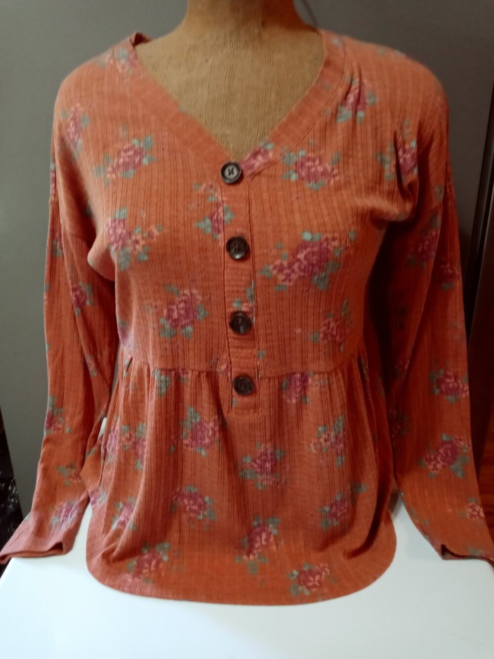 Como Vintage brand Top Size M